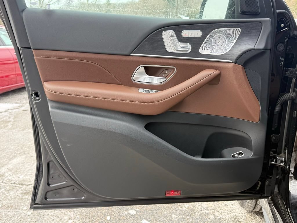 New 2025 Mercedes-Benz GLS 450 4MATIC image 14