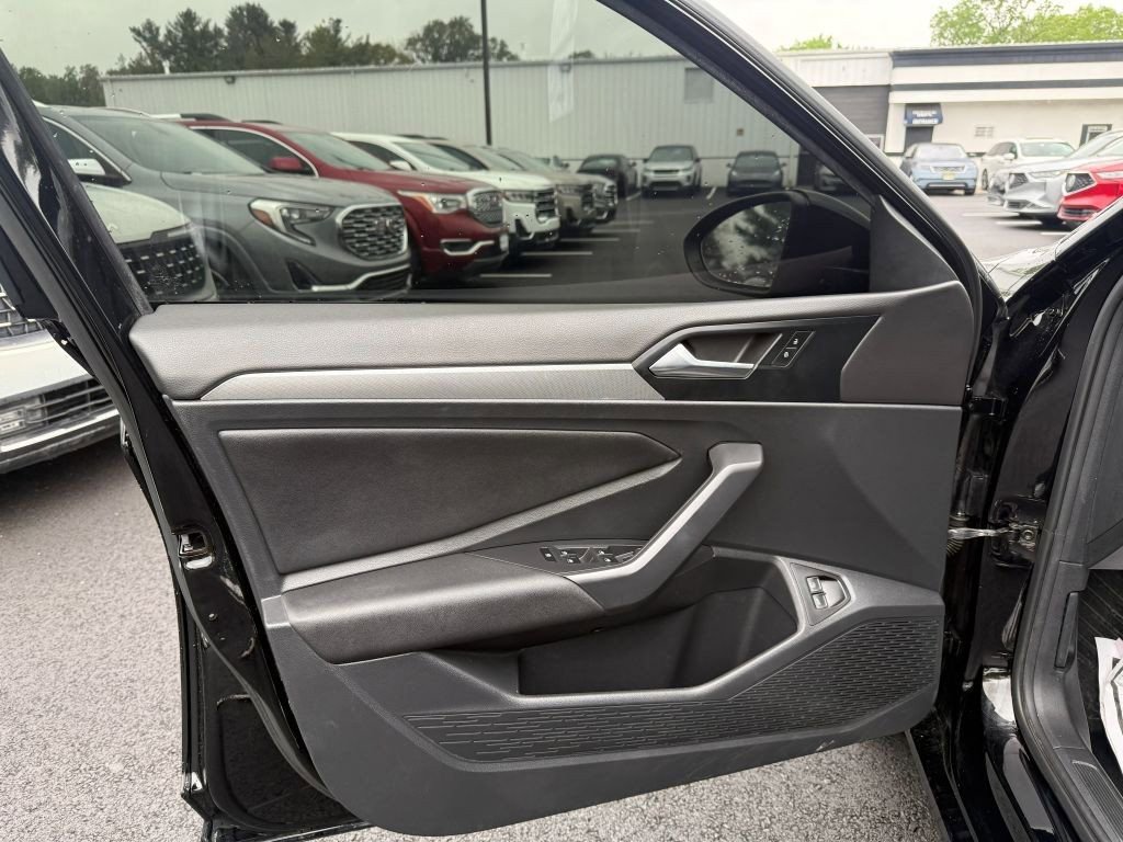 Used 2020 Volkswagen Jetta SE FWD image 9