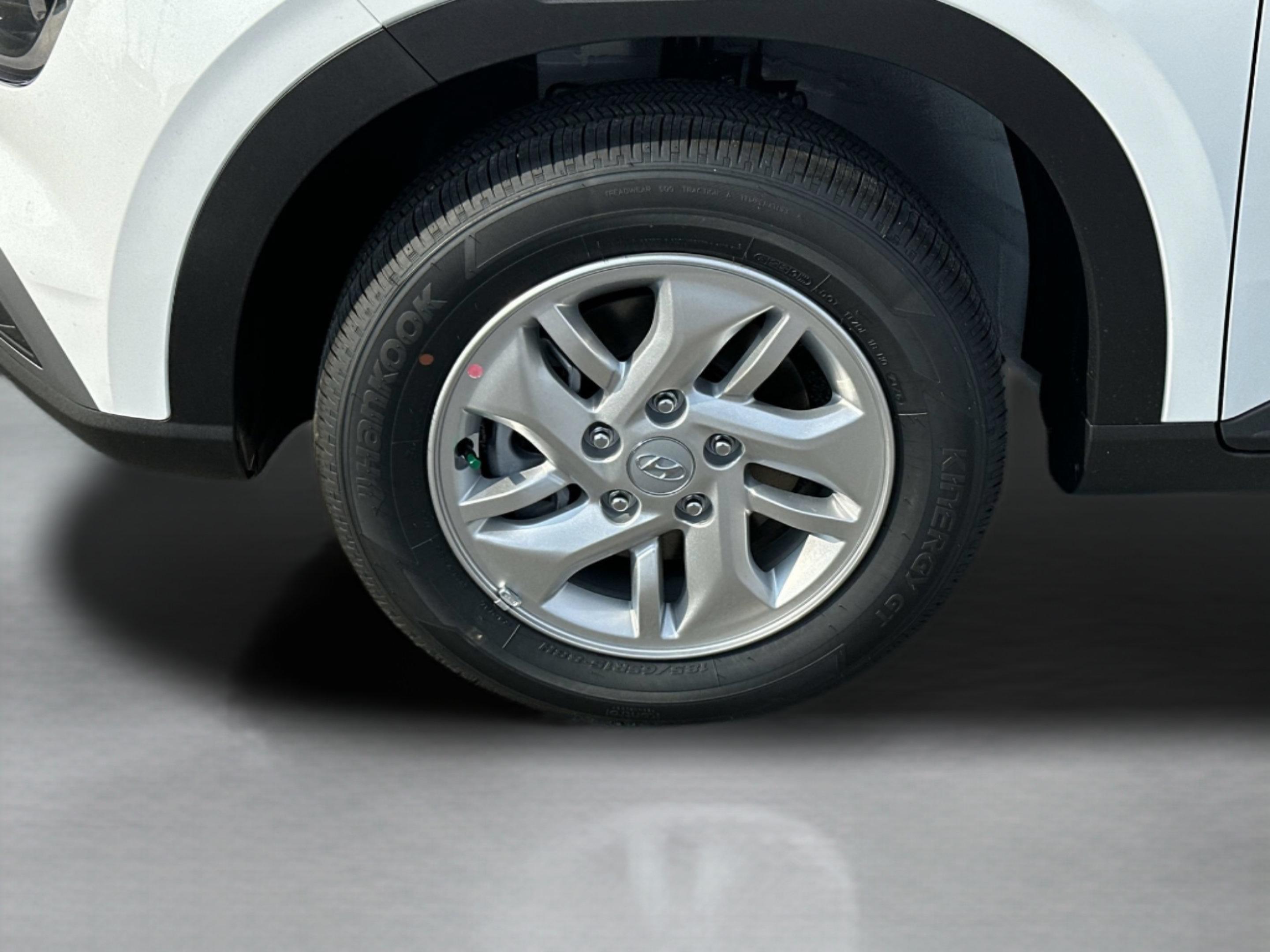 New 2026 Hyundai Venue SE FWD image 25