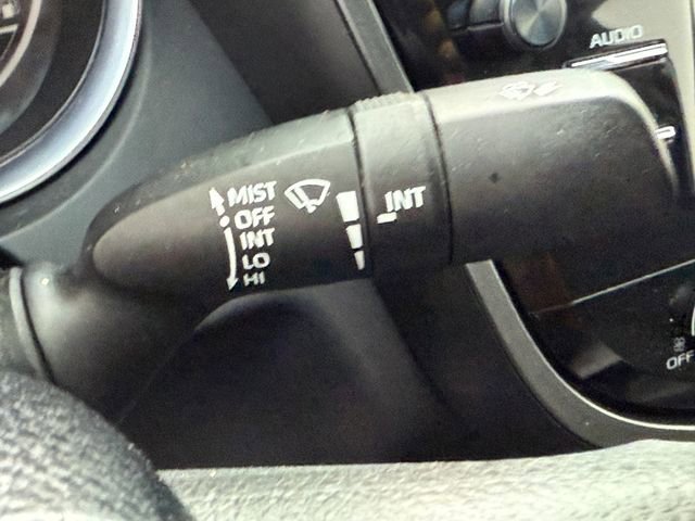 Used 2020 Toyota Camry LE image 14