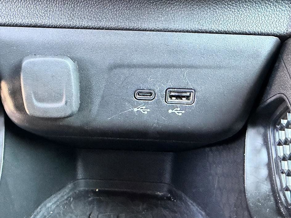 Used 2025 Chevrolet TrailBlazer LT AWD/4WD image 25