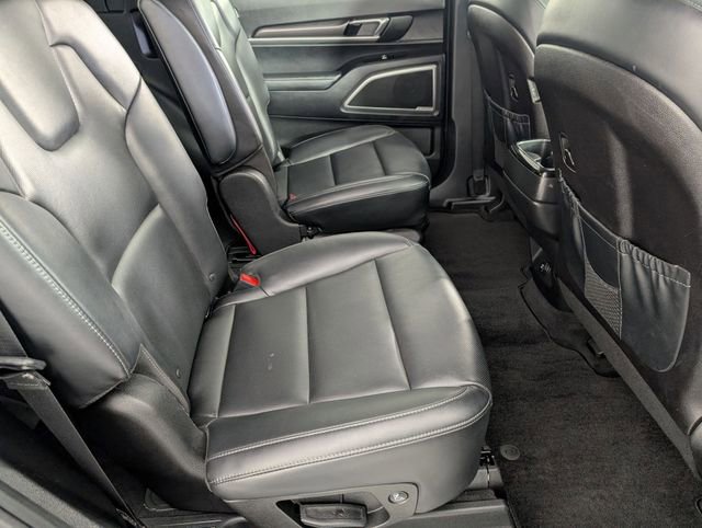 Used 2025 Kia Telluride S image 32