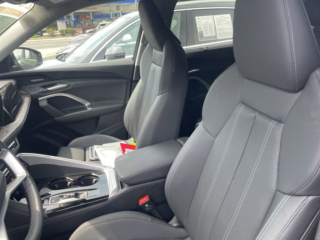 Used 2025 Audi Q5 Premium Plus w/ Premium Plus AWD/4WD image 8