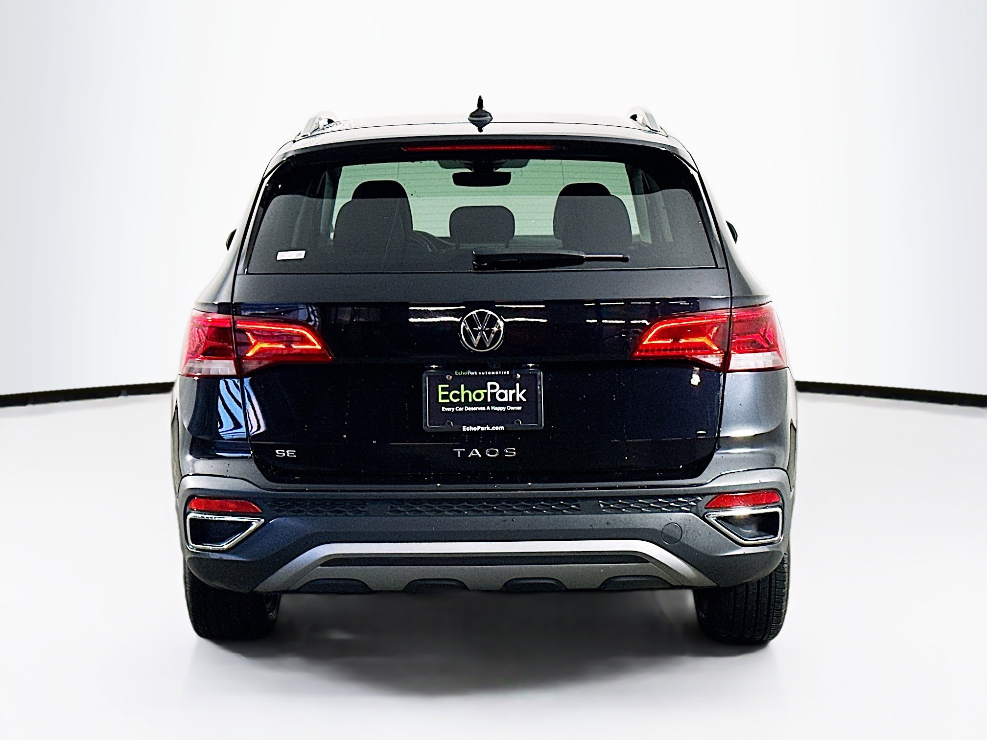 Used 2024 Volkswagen Taos SE image 7