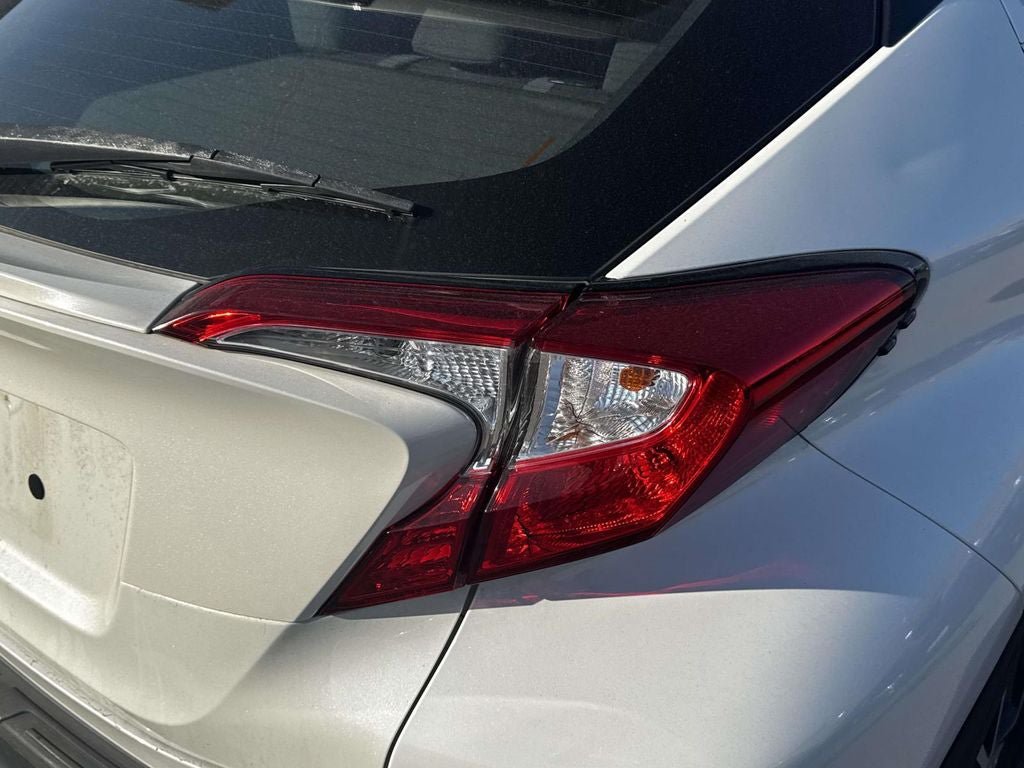 Used 2021 Toyota C-HR XLE FWD image 10