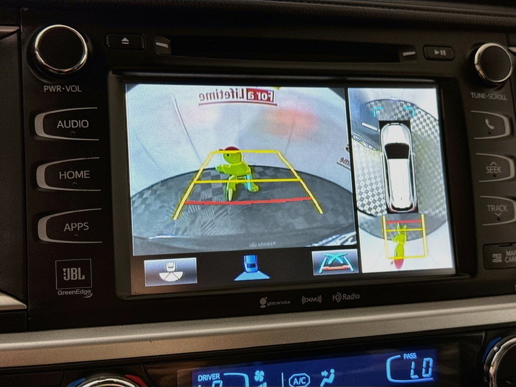 Used 2017 Toyota Highlander Limited Platinum AWD/4WD image 5
