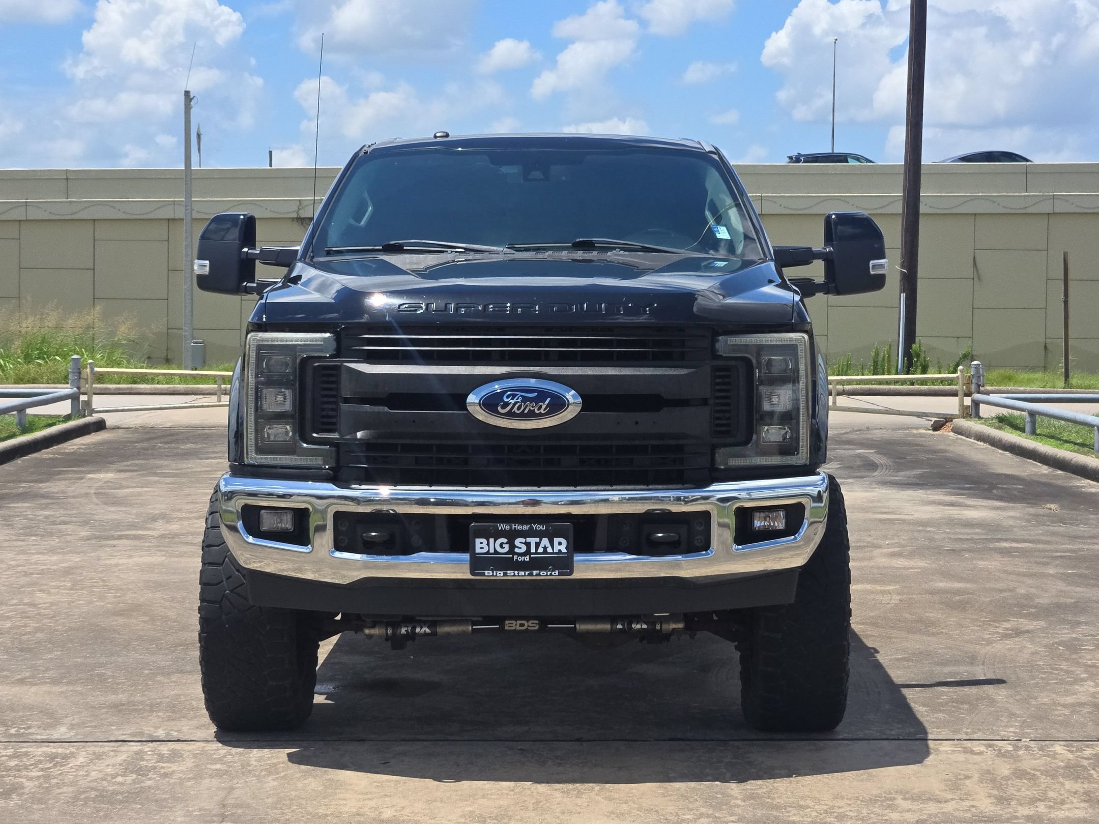 Used 2017 Ford F250 Lariat w/ Lariat Ultimate Package AWD/4WD image 9