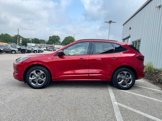 Used 2024 Ford Escape ST-Line w/ Tech Pack #1 FWD image 4