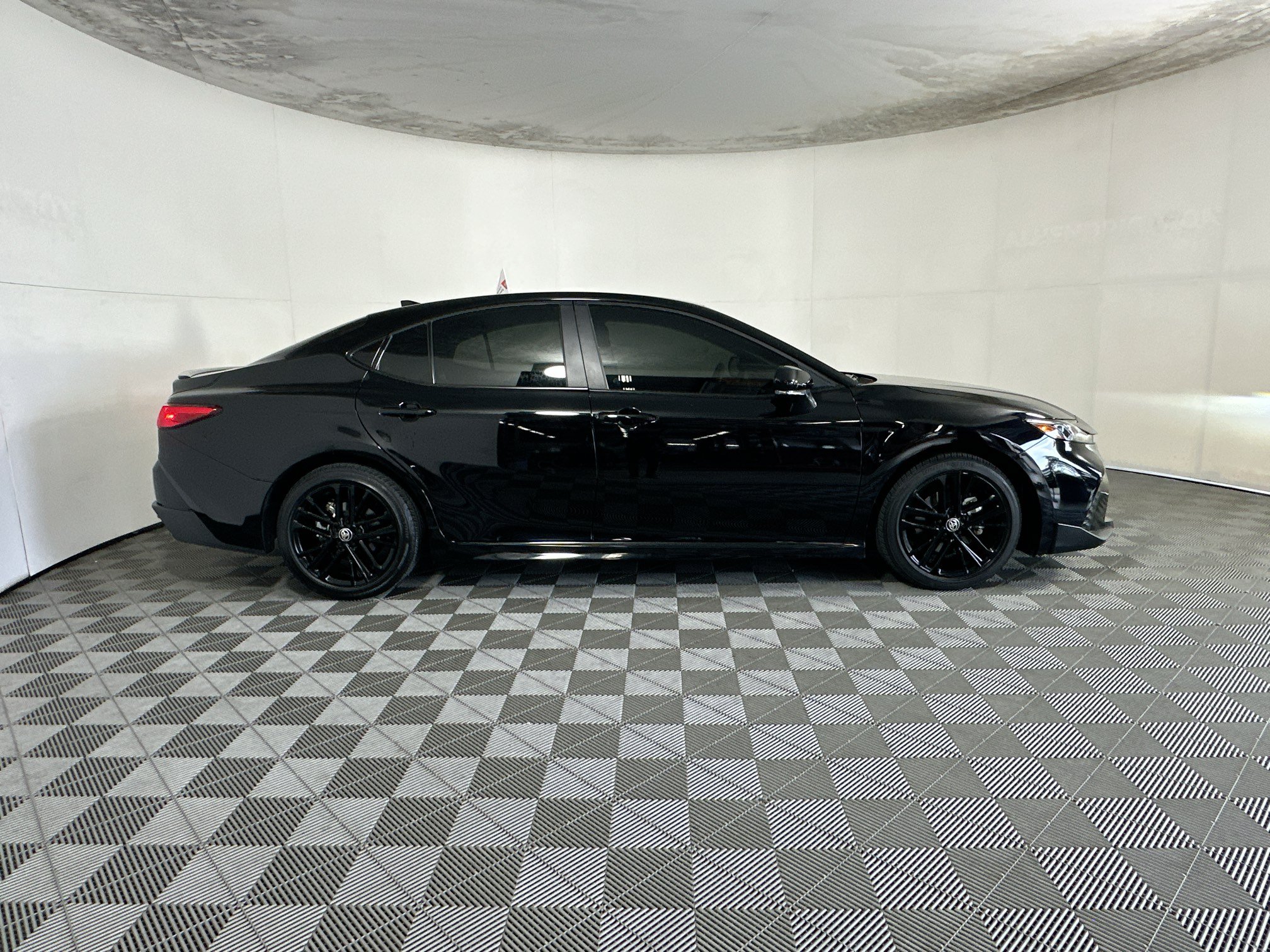 Used 2026 Toyota Camry SE FWD image 2
