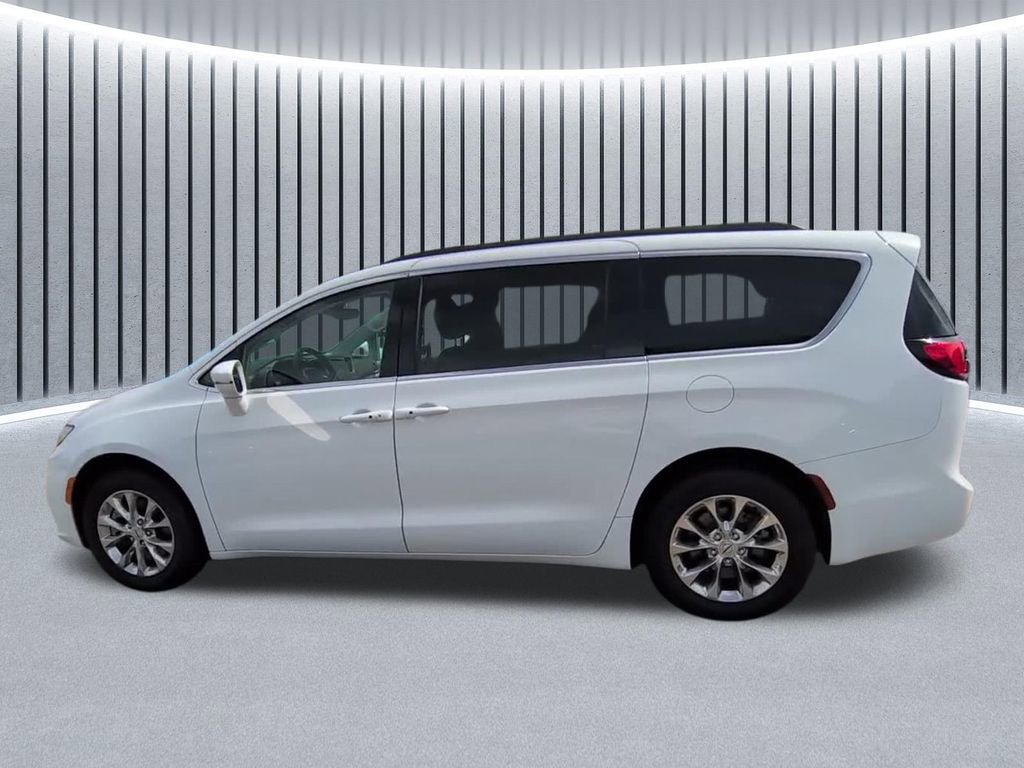 Used 2022 Chrysler Pacifica Touring-L AWD/4WD image 8