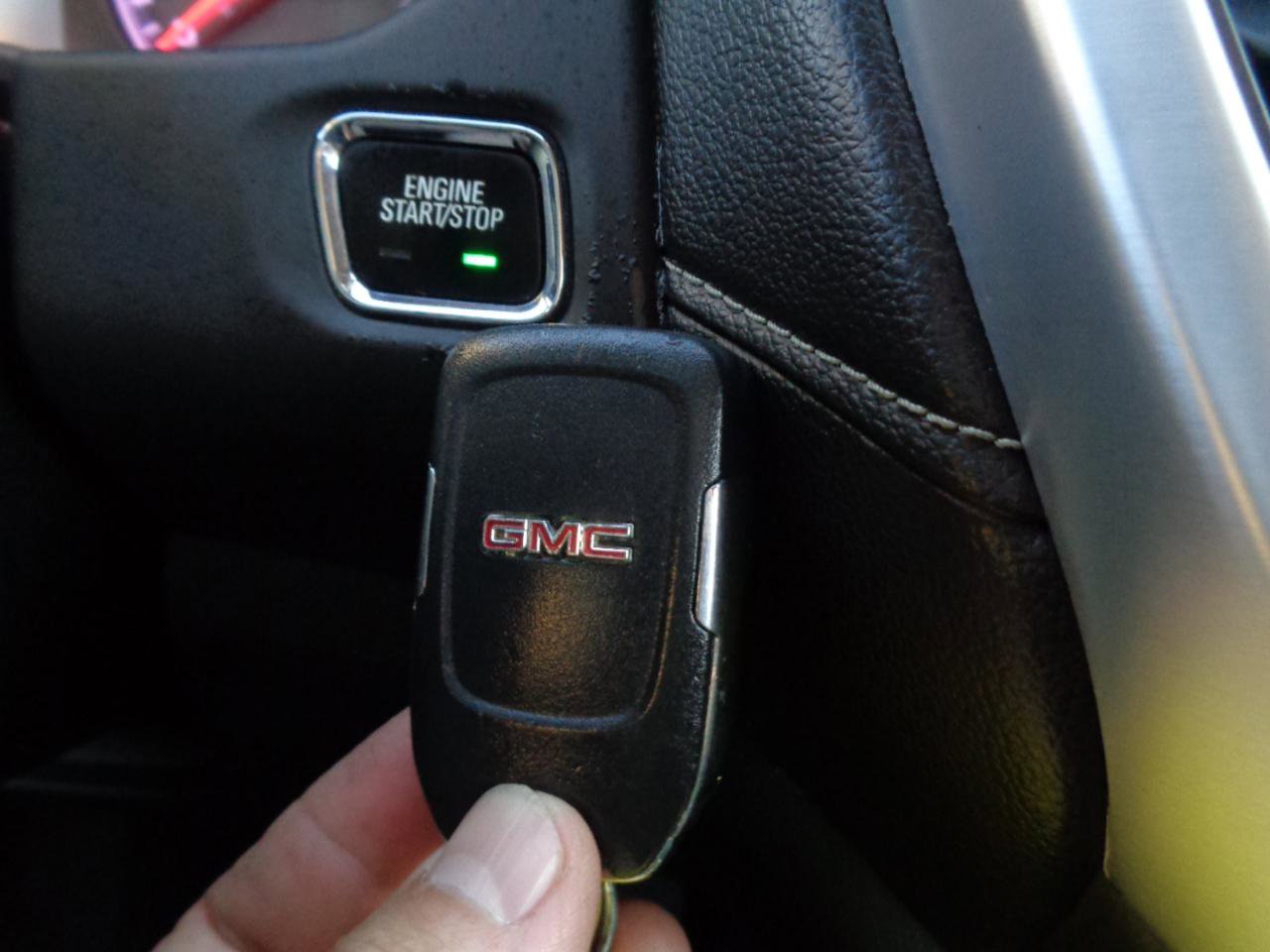 Used 2017 GMC Acadia SLE w/ Driver Alert Package I FWD image 24