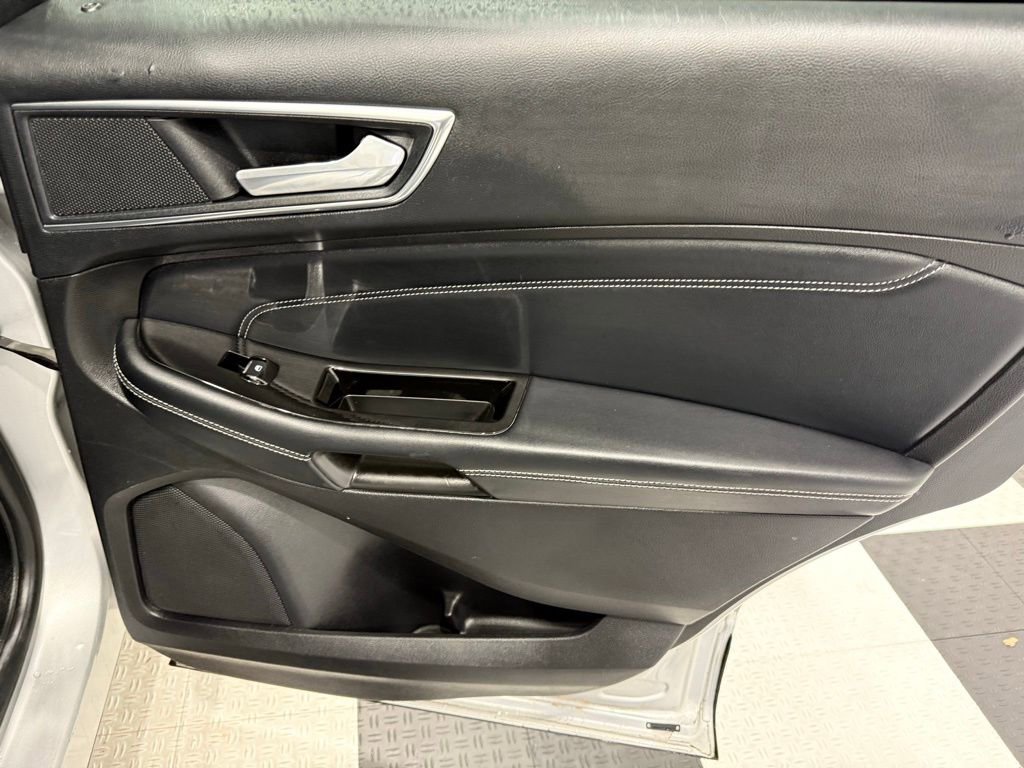 Used 2017 Ford Edge Titanium w/ Equipment Group 301A image 27