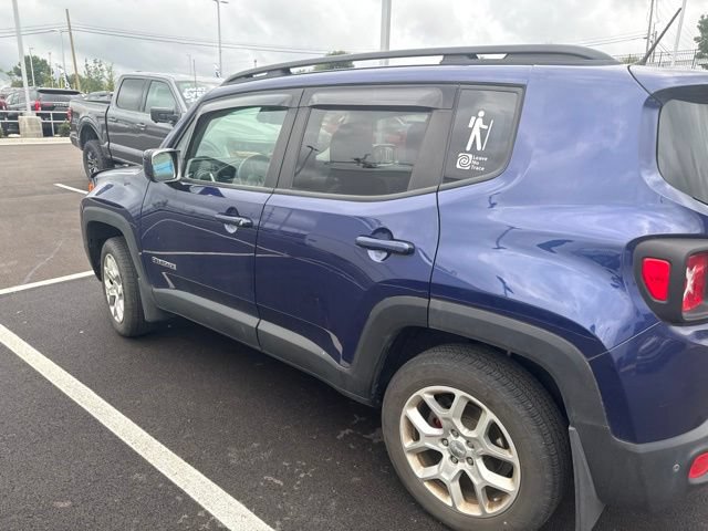 Used 2017 Jeep Renegade Latitude w/ Advanced Technology Group AWD/4WD image 23