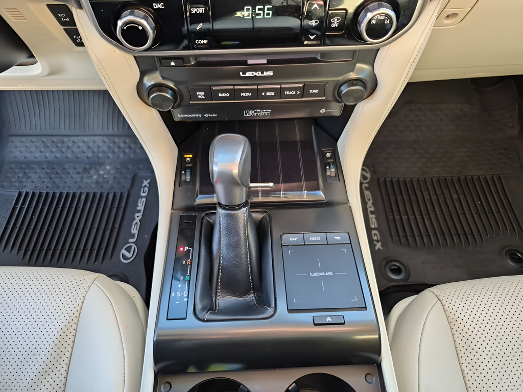 Used 2023 Lexus GX 460 Luxury w/ Sport Design Package AWD/4WD image 48