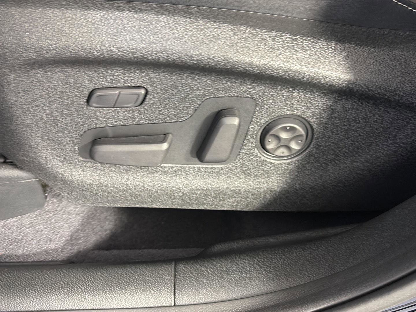 Used 2019 Kia Sorento SX image 25