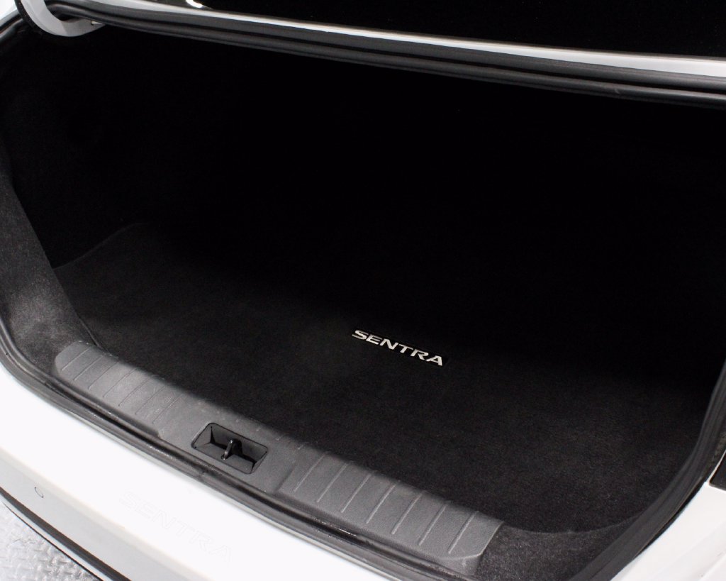 Certified 2025 Nissan Sentra SR FWD image 15
