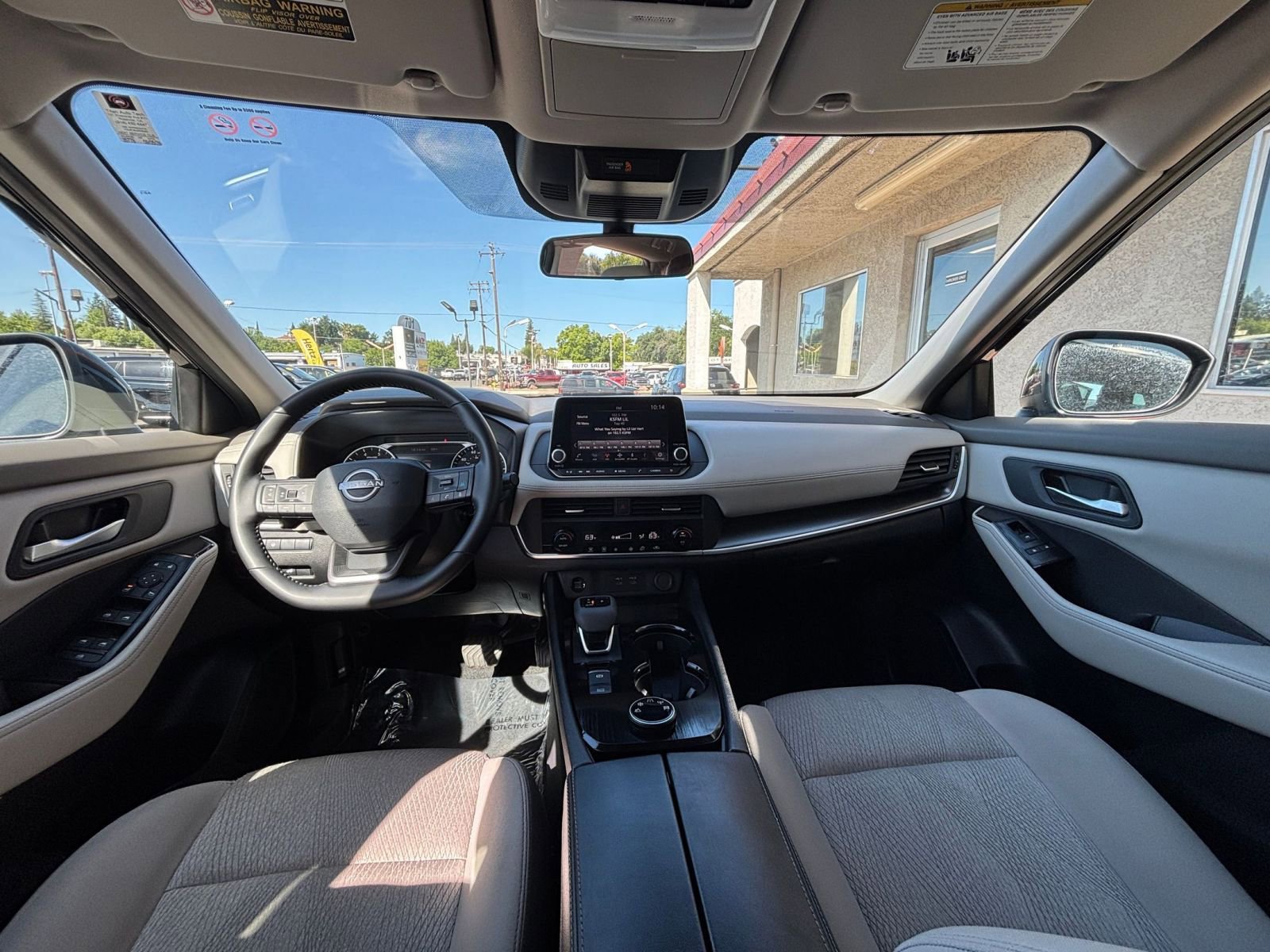 Used 2025 Nissan Rogue SV AWD/4WD image 35