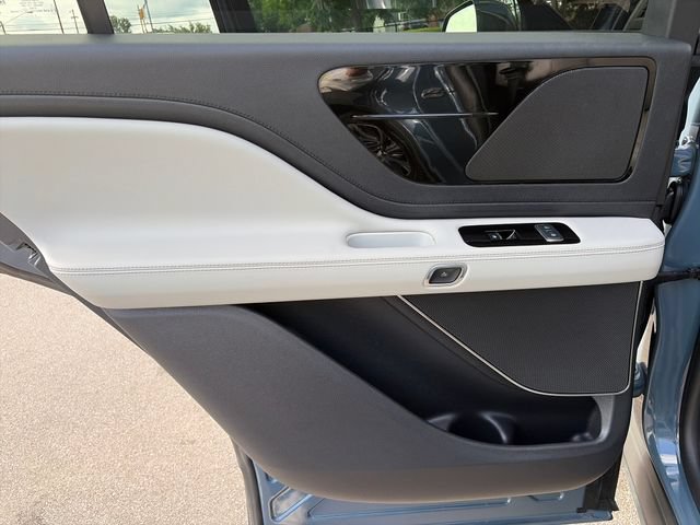 Used 2026 Lincoln Aviator AWD image 27