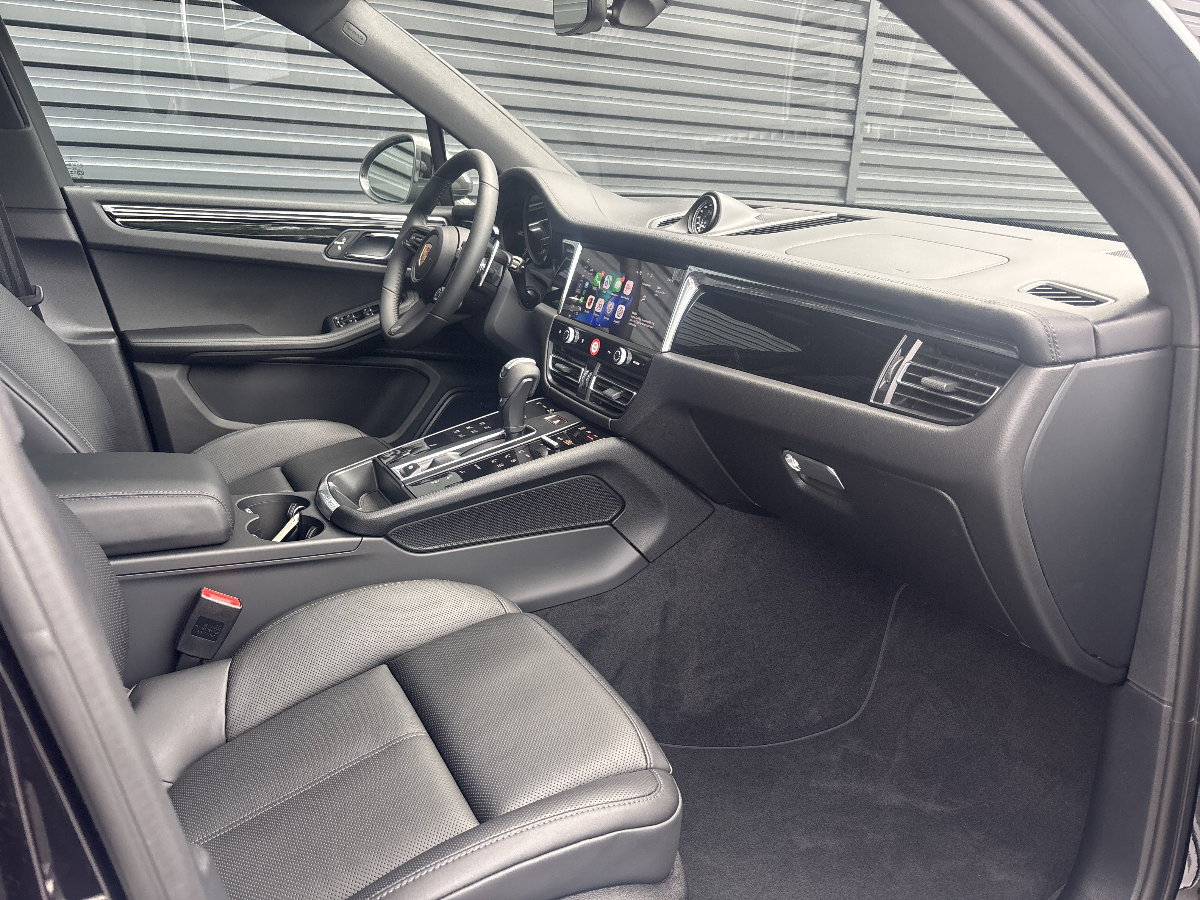 New 2026 Porsche Macan Turbo AWD/4WD image 13