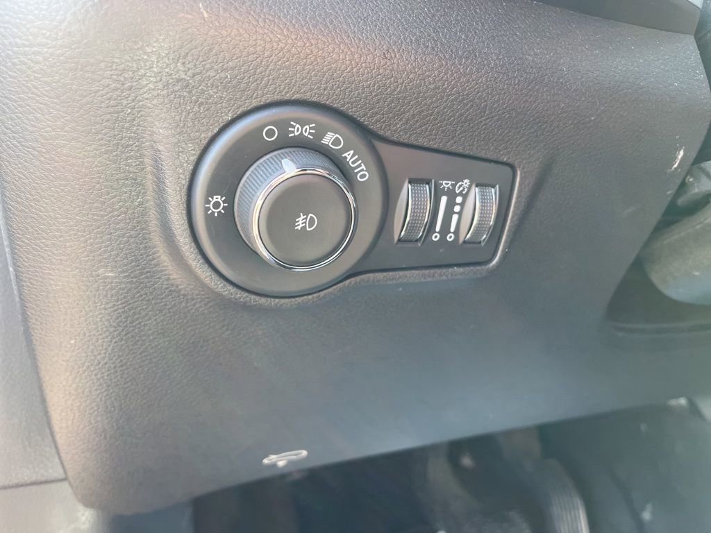 Used 2025 Jeep Compass Limited AWD/4WD image 14