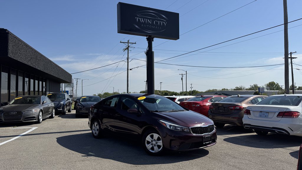 Used 2017 Kia Forte LX FWD image 1