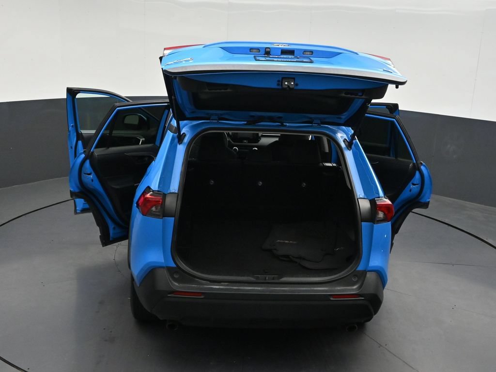 Used 2020 Toyota RAV4 LE FWD image 34
