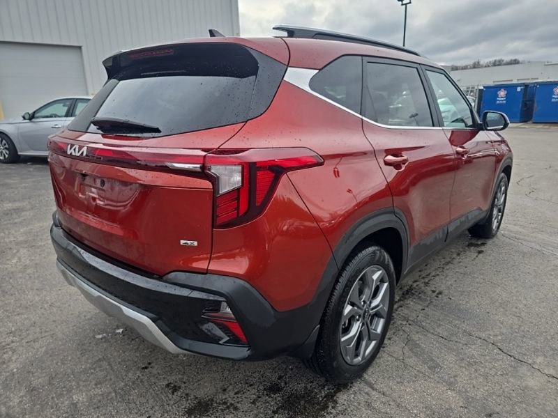 Certified 2024 Kia Seltos S image 8