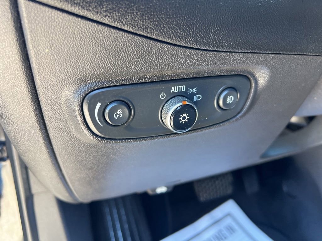 Used 2021 Chevrolet Equinox LT image 19