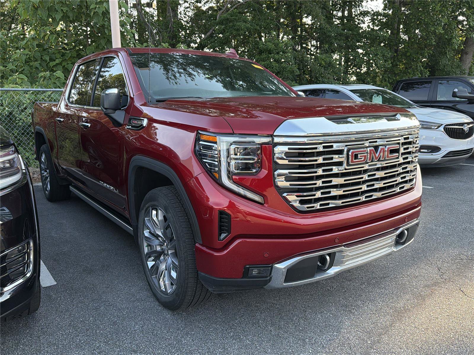 Used 2024 GMC Sierra 1500 Denali w/ Denali Reserve Package AWD/4WD image 3