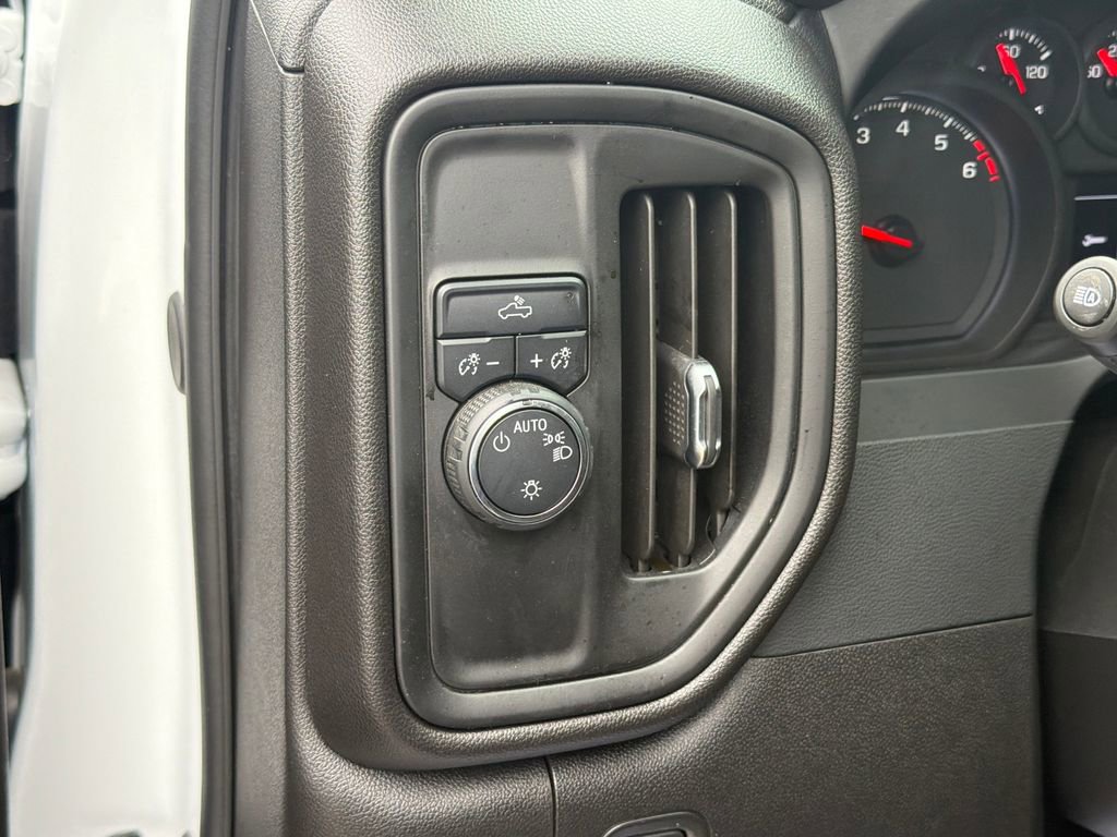 Used 2024 Chevrolet Silverado 1500 Custom image 11