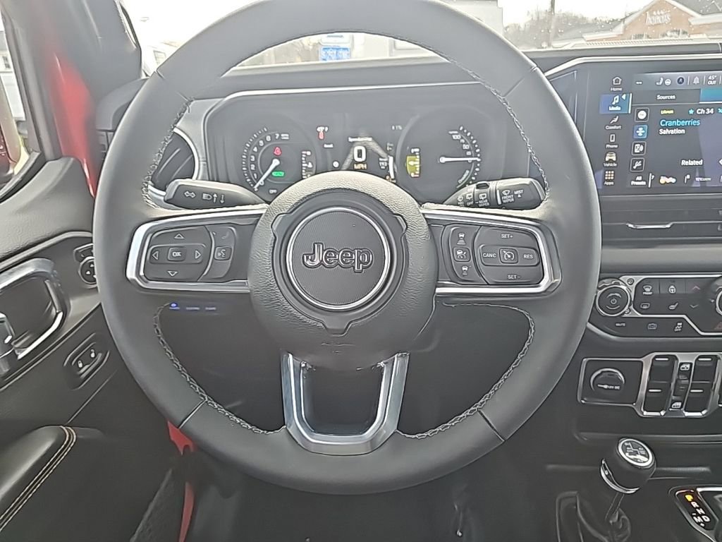 Certified 2025 Jeep Wrangler Unlimited Sahara w/ Safety Group image 18