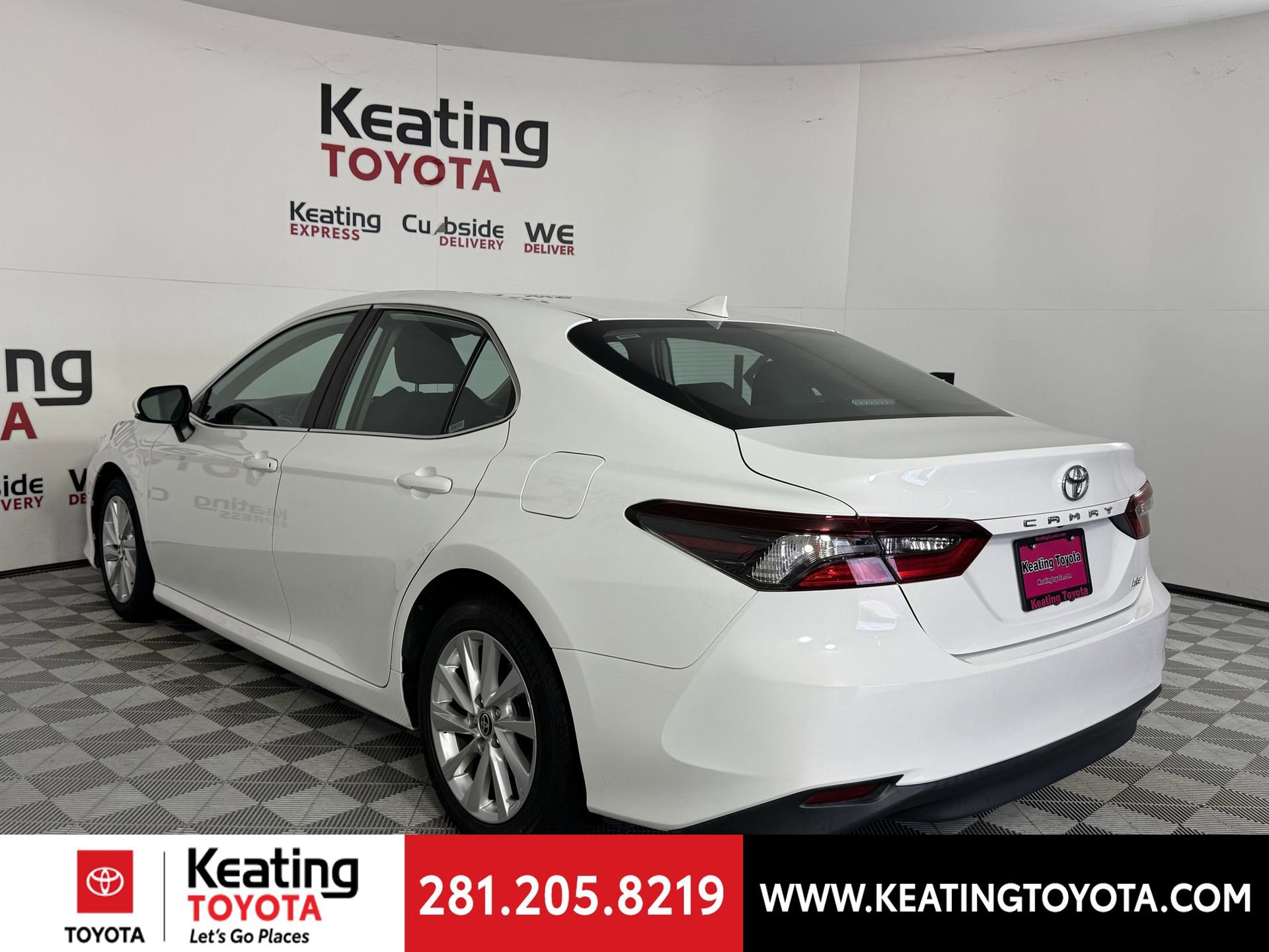 Used 2021 Toyota Camry LE image 7