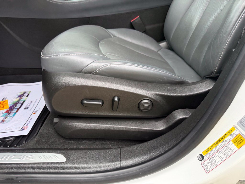 Used 2019 Buick Envision Essence FWD image 30