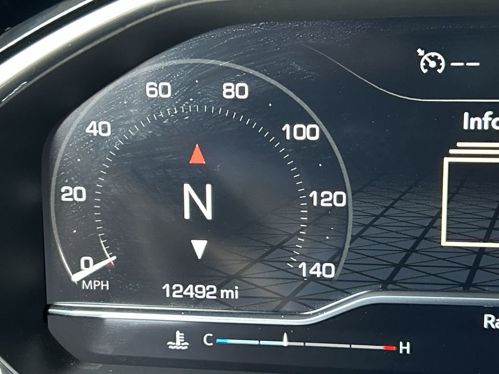 Used 2025 GMC Sierra 1500 SLE image 12