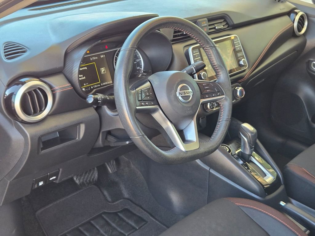 Used 2021 Nissan Versa SR FWD image 10
