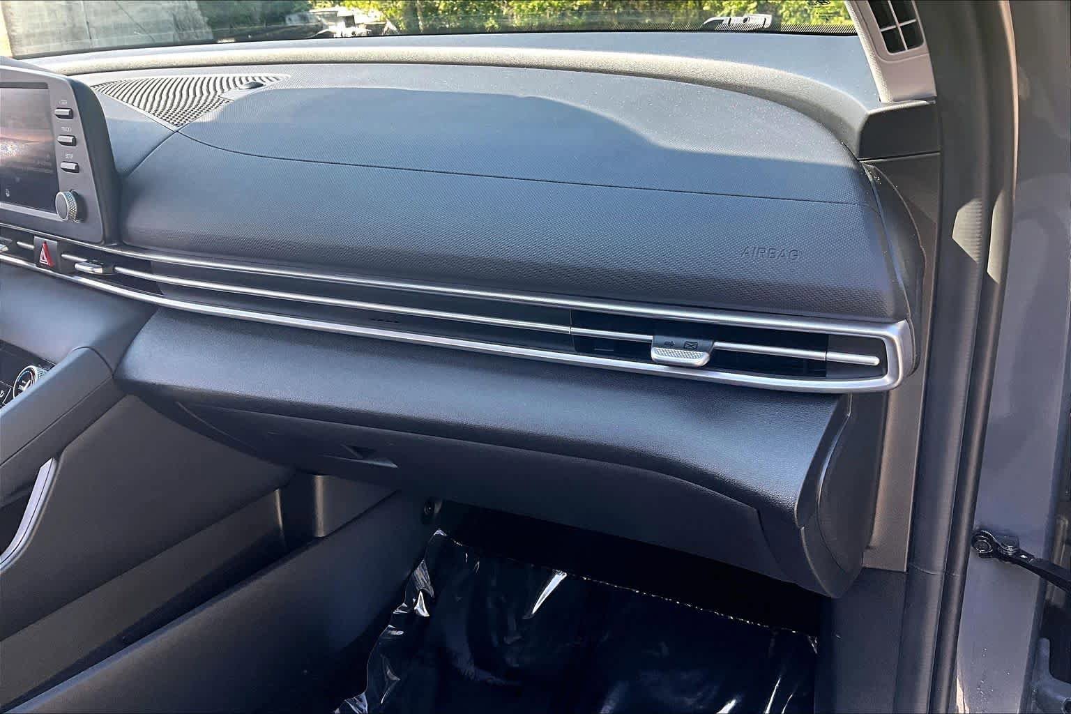 Used 2023 Hyundai Elantra SEL FWD image 19