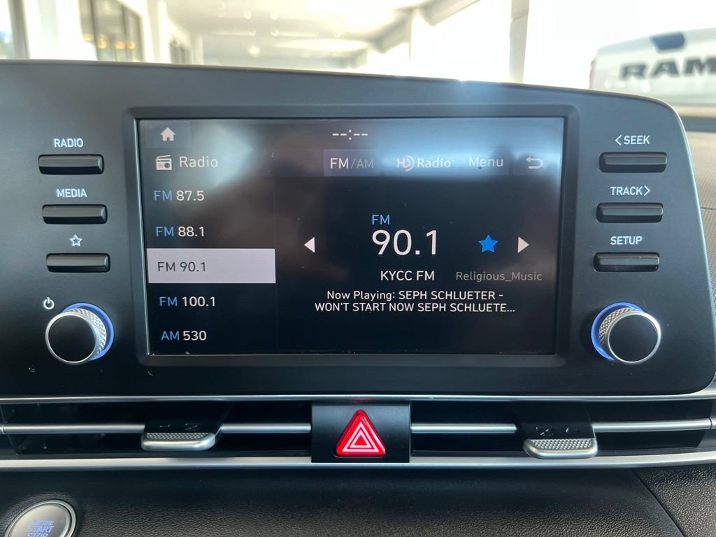 Used 2025 Hyundai Elantra Hybrid FWD image 42