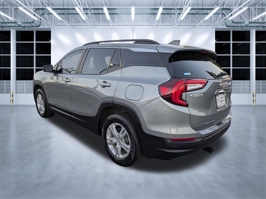 Used 2023 GMC Terrain SLE w/ Driver Convenience Package image 6