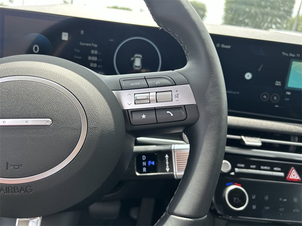 New 2025 Hyundai Tucson Limited image 28