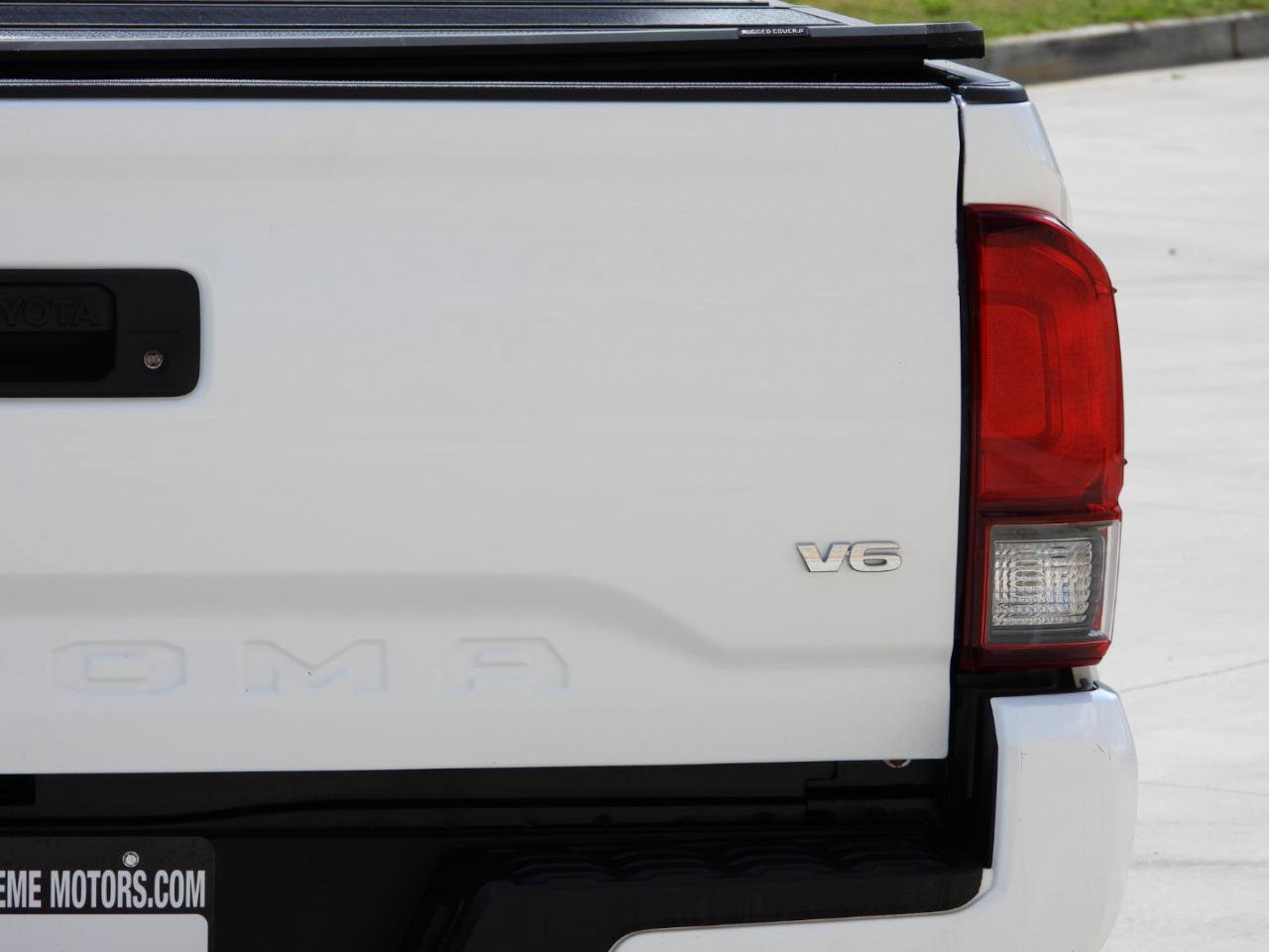 Used 2022 Toyota Tacoma SR5 w/ Technology Package RWD image 28