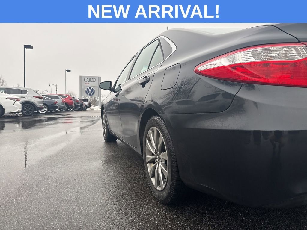 Used 2015 Toyota Camry XLE w/ Moonroof Package image 12