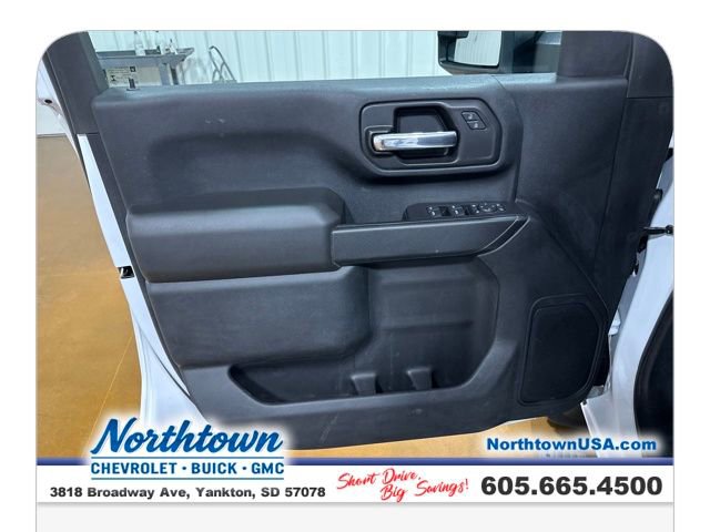 Used 2021 Chevrolet Silverado 2500 Custom w/ Custom Value Package image 11