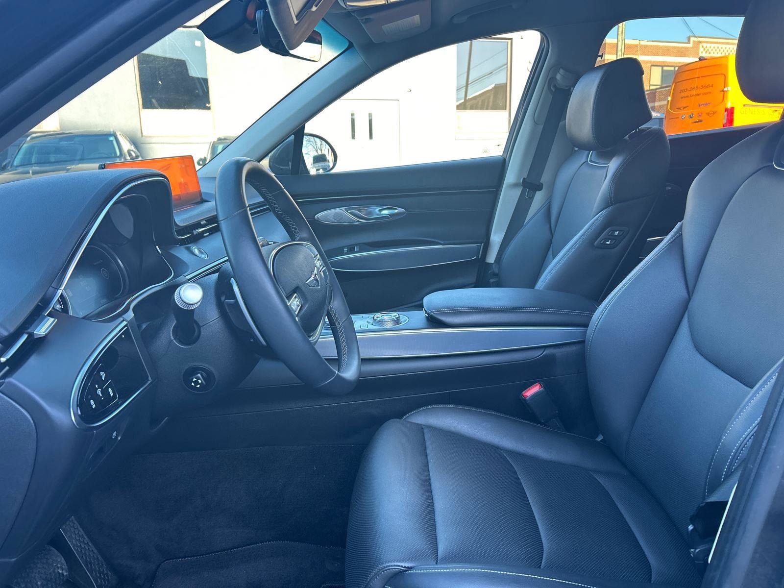 Used 2023 Genesis GV70 2.5T w/ Select Package image 11