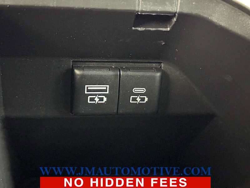 Used 2023 Toyota Camry SE FWD image 37