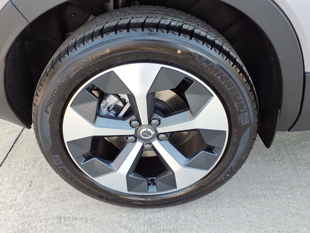 New 2026 Volvo XC40 B5 Plus w/ Protection Package Premier AWD/4WD image 7
