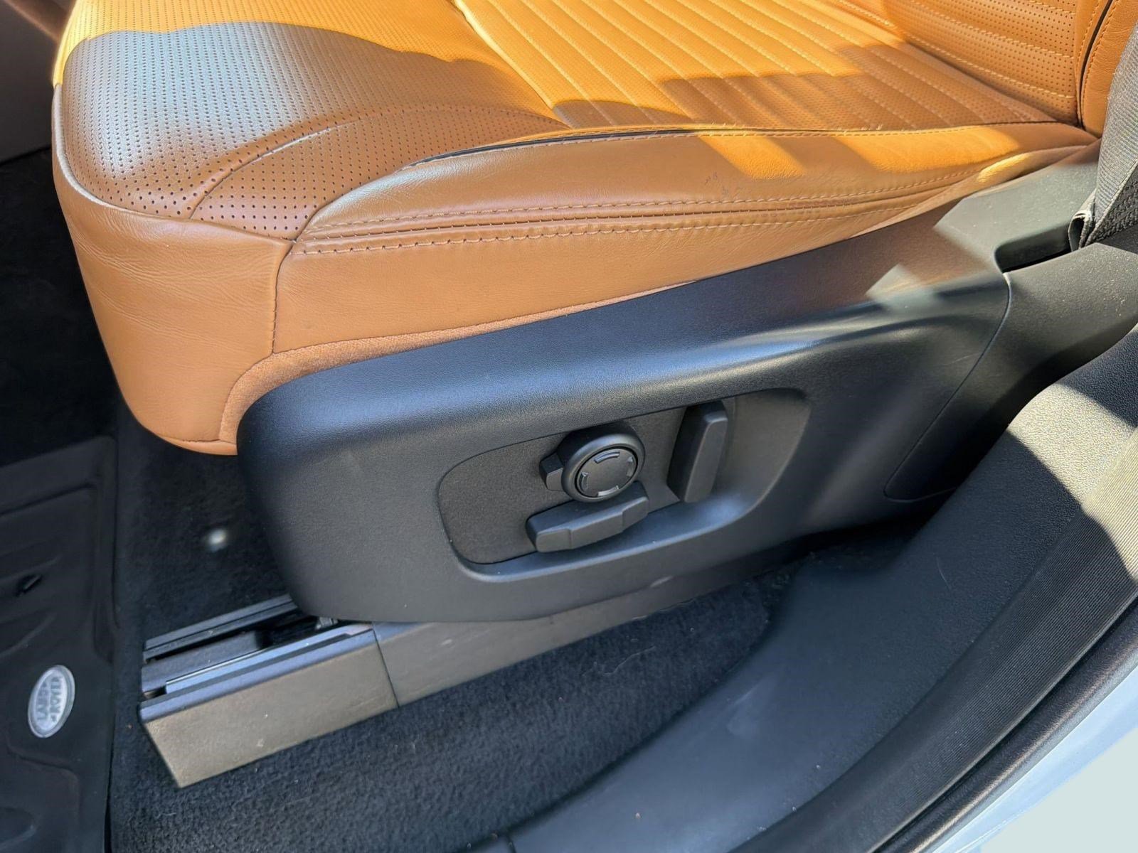 Used 2018 Land Rover Discovery HSE Luxury image 14