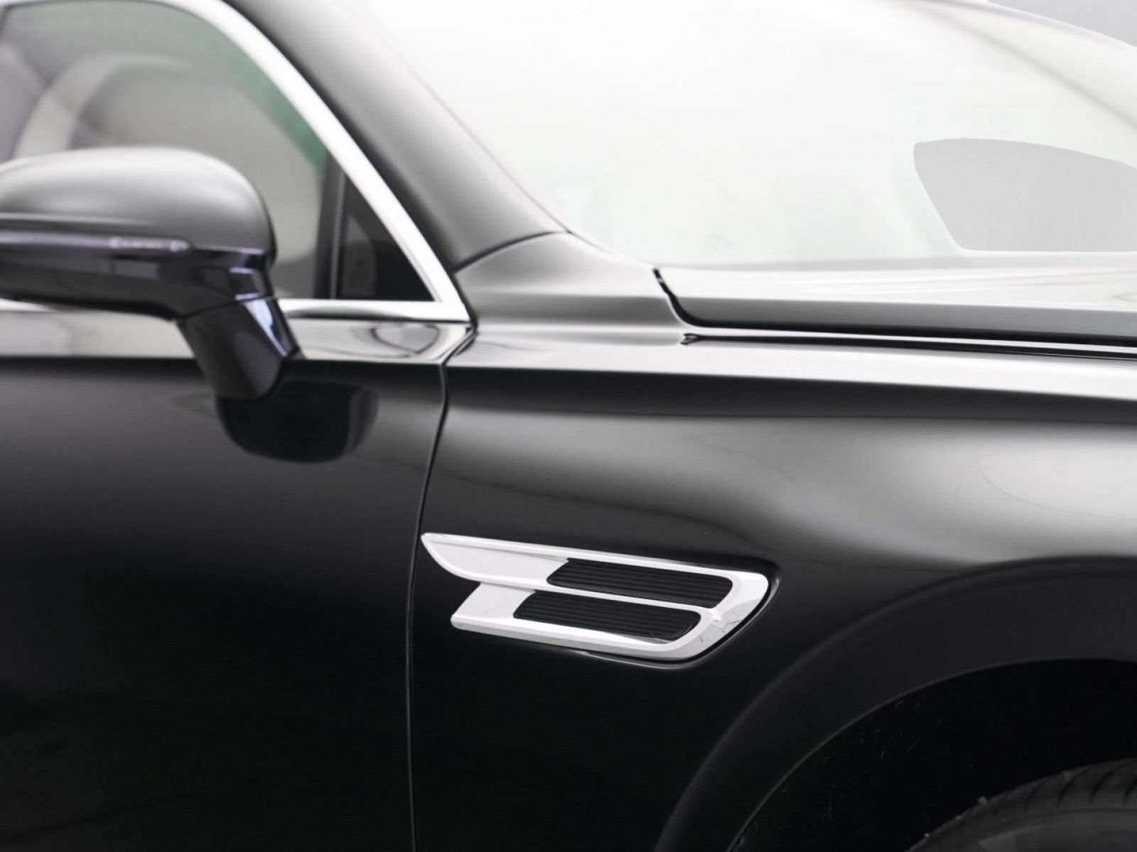 Used 2023 Bentley Flying Spur V8 AWD/4WD image 34