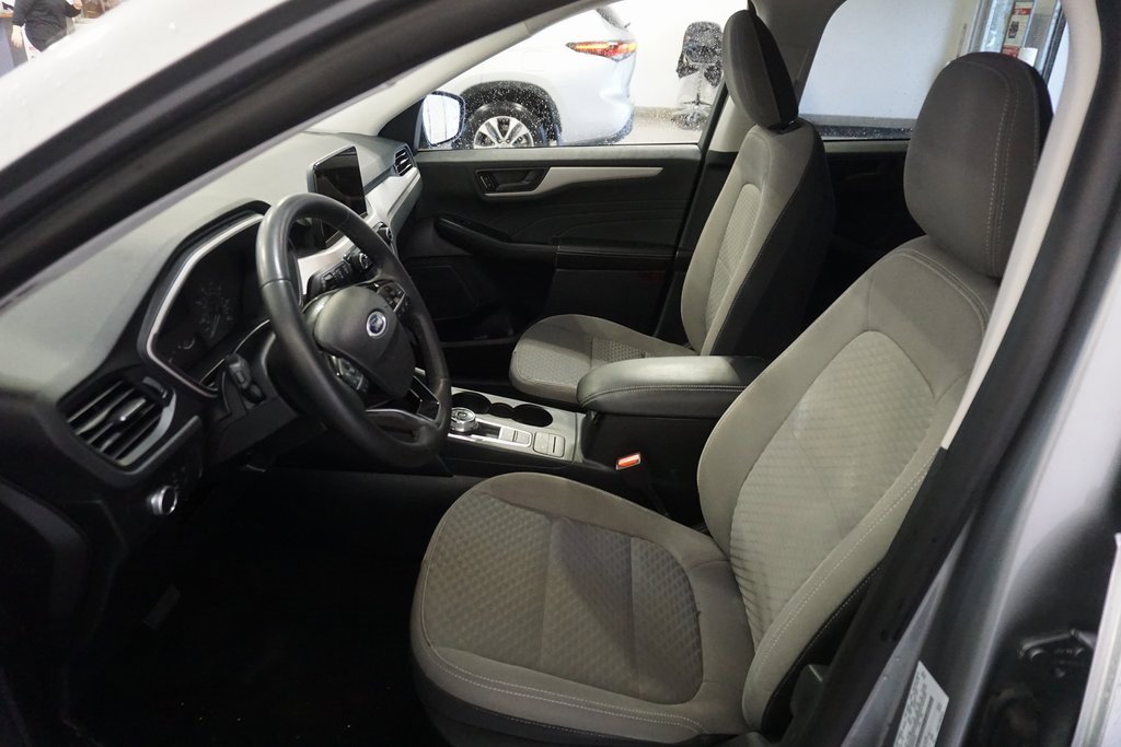 Used 2022 Ford Escape SE w/ Cold Weather Package image 20