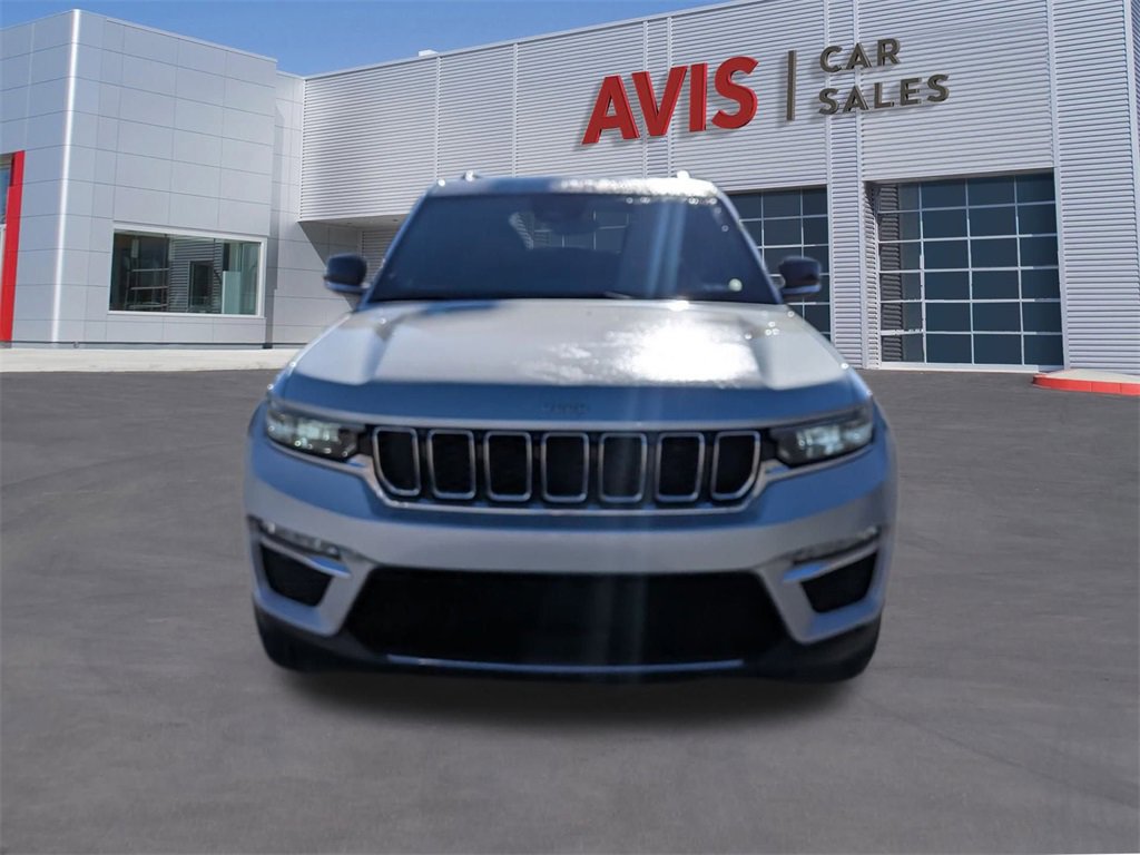 Used 2024 Jeep Grand Cherokee Limited image 2