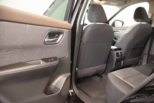 Certified 2023 Nissan Rogue SV image 12